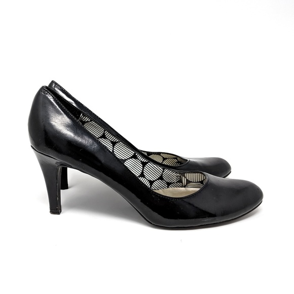 Predictions Shoes - Black Predictions Classic Patent Heels Sz 9.5
